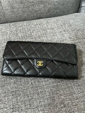 CHANEL Black L-Gusset flat wallet